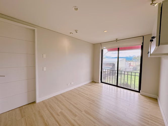 ALQUILER DE APARTAMENTO EN CONDOMINIO CERCA DE MULTIPLAZA ESCAZU - Imagen 6