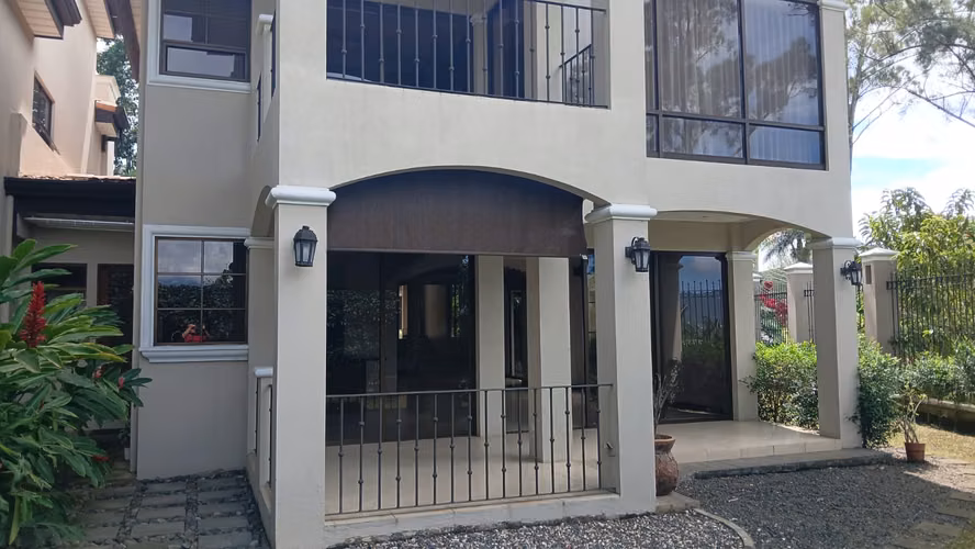 ALQUILER CASA EN TRES RIOS - Imagen 4