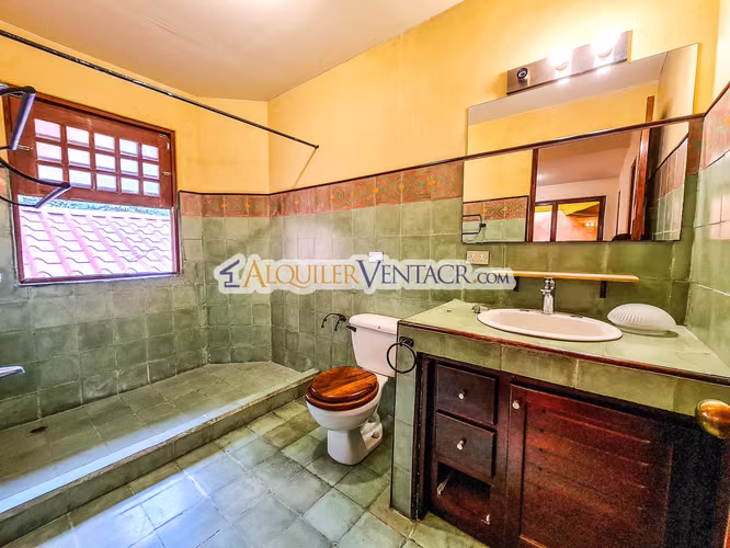 OPORTUNIDAD! PROPIEDAD DE 1.400 M2 CON 2 CASAS EN SAN RAFAEL ESCAZU X COUNTRY CLUB - Imagen 11
