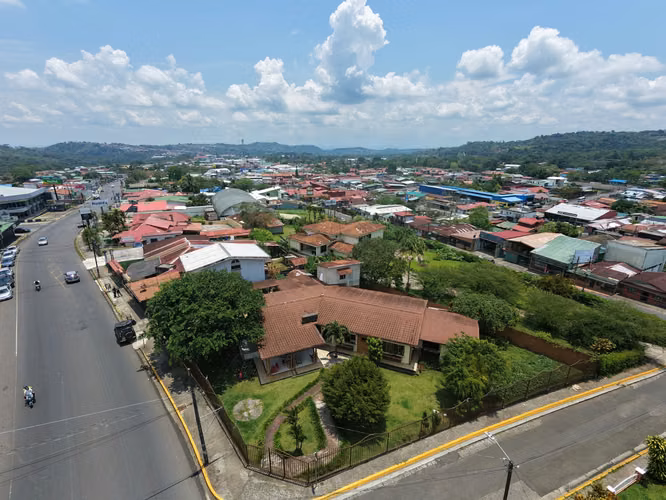 ESQUINA COMERCIAL EN CIUDAD QUESADA — ALTA EXPOSICIÓN Y POTENCIAL REAL - Imagen 1