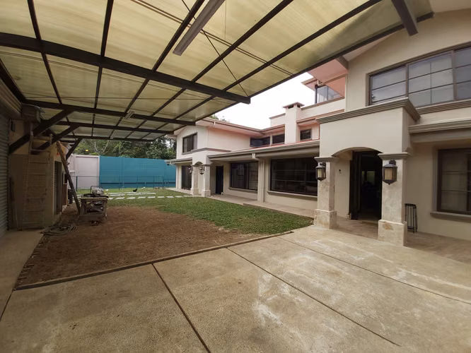 Rebajada!!! Venta de dos Casas de Dos Plantas en San Ramón de Tres Ríos, Cartago.  13733 - Imagen 2