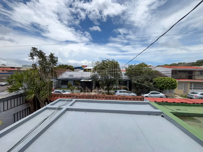 Alquiler Casa en La Uruca | con Habitación en Primer Nivel + Jacuzzi - Imagen 13