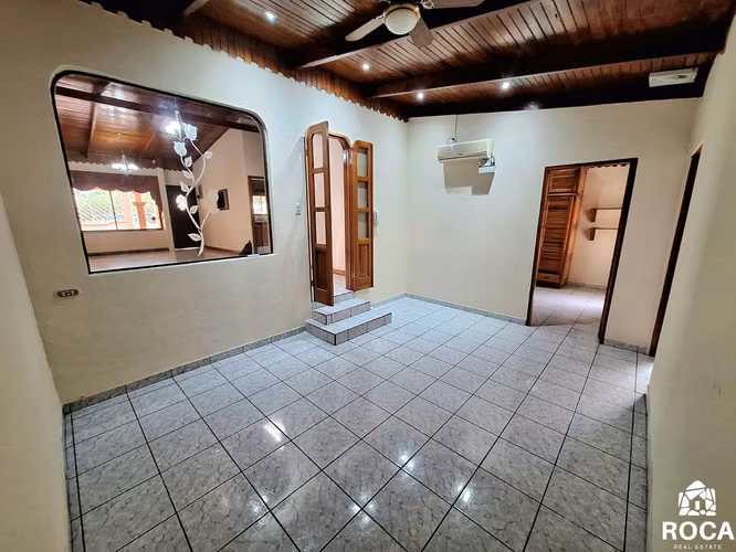 Venta de casa en el centro de San Isidro del General - Imagen 9