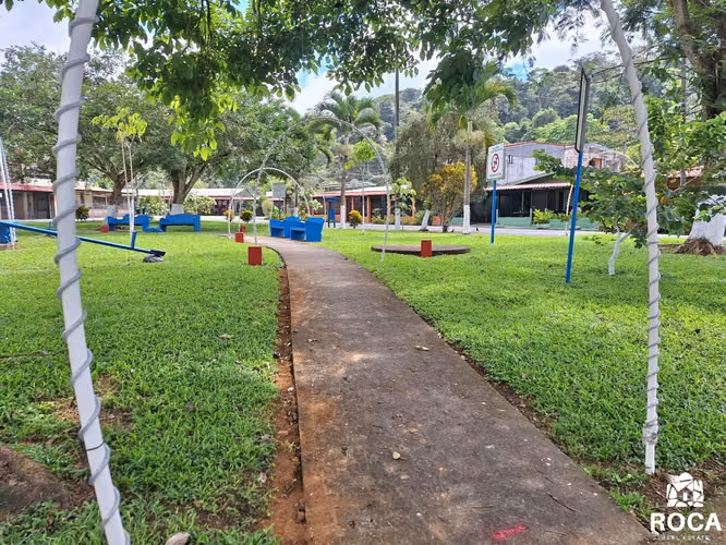 Venta de casa en el centro de San Isidro del General - Imagen 8