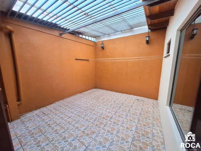 Venta de casa en el centro de San Isidro del General - Imagen 10