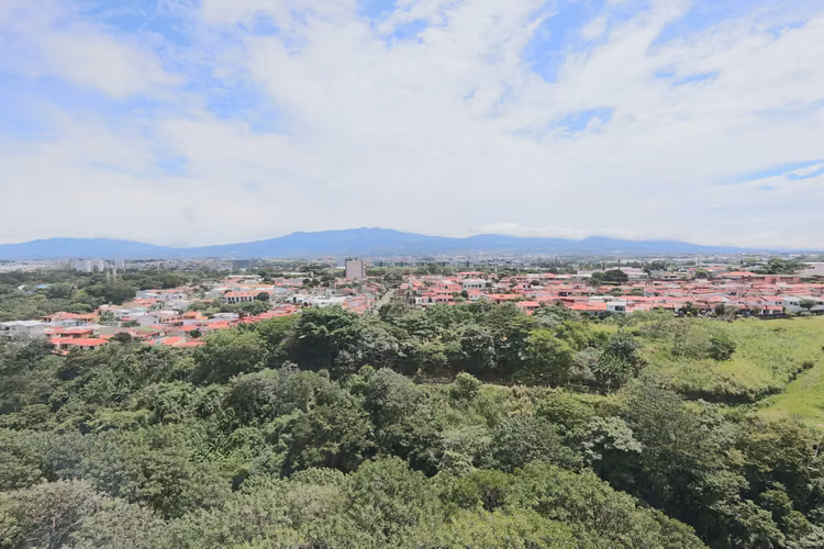 Venta Apartamento Moderno de 2 Habitaciones con Vistas Panorámicas en San José - Imagen 5