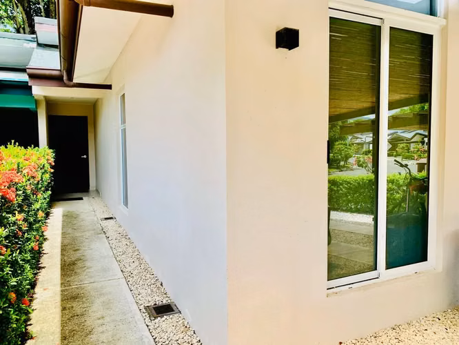 Moderna Casa de 2 Habitaciones en Jacó con Amenidades de Resort - Imagen 13