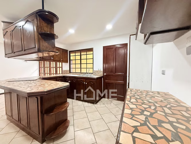 Alquiler de Casa en San Rafel de Escazu - Imagen 4