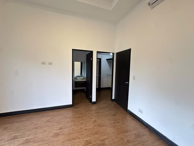 Condominio con amenidades en Guachipelín Norte $ 2000 + IVA - Imagen 14
