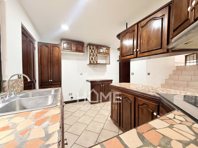 Alquiler Casa con Patio en San Rafel de Escazu - Imagen 4