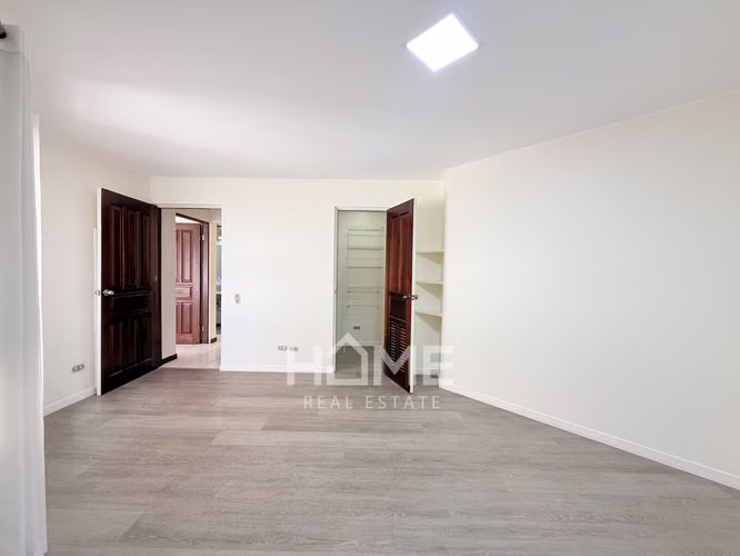 Alquiler de Casa Amplia en San Rafael de Escazú - Imagen 10