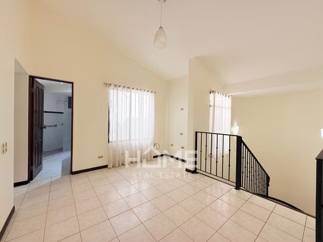 Alquiler de Casa Amplia en San Rafael de Escazú - Imagen 14