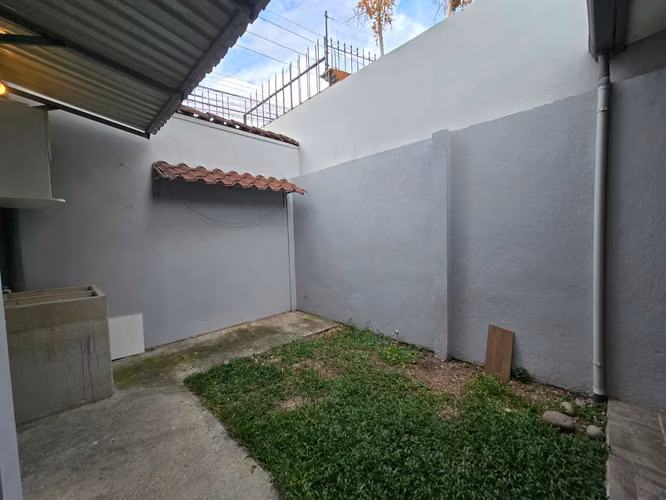 Amplia casa en condo en Guachipelín Norte – Ideal para Adulto Mayor $1650 - Imagen 4