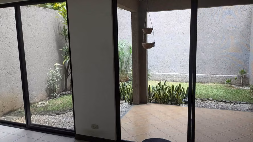 Se alquila casa en condominio en fuerte Ventura santa ana con línea blanca - Imagen 8