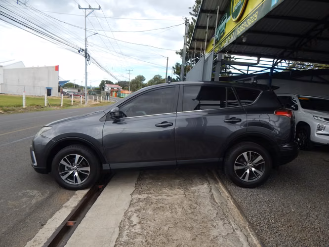 TOYOTA RAV4 VVT-I 4X4 AUTOMATICO 2018