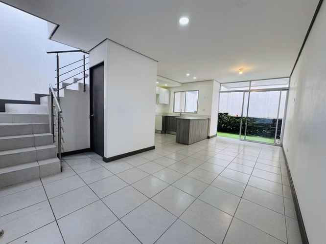 ALQUILER DE CASA EN CONDOMINIO MONTES DE OCA - Imagen 2