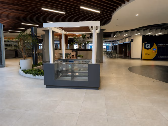 KIOSK RENTAL AT THE CARIARI SHOPPING CENTER