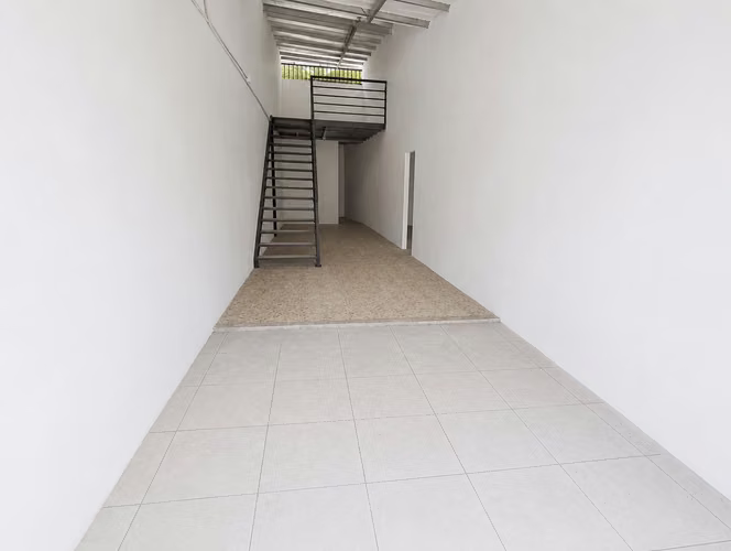 En alquiler local nuevo para su negocio cerca de Calle principal Desamparados. P.P - Imagen 11