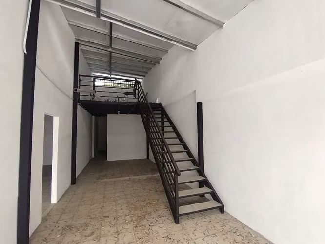 En alquiler local nuevo para su negocio cerca de Calle principal Desamparados. P.P - Imagen 9
