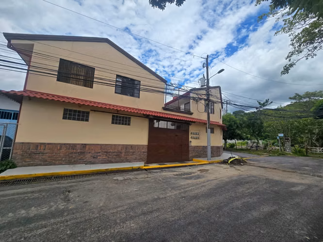 Apto en Brasil de Santa Ana, excelente ubicación-lugar seguro y tranquilo!