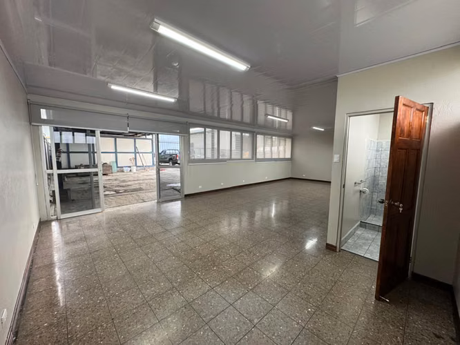 Alquiler de oficinas y bodega en La Uruca | 600 m² | Uso industrial | Seguridad incluida - Imagen 15