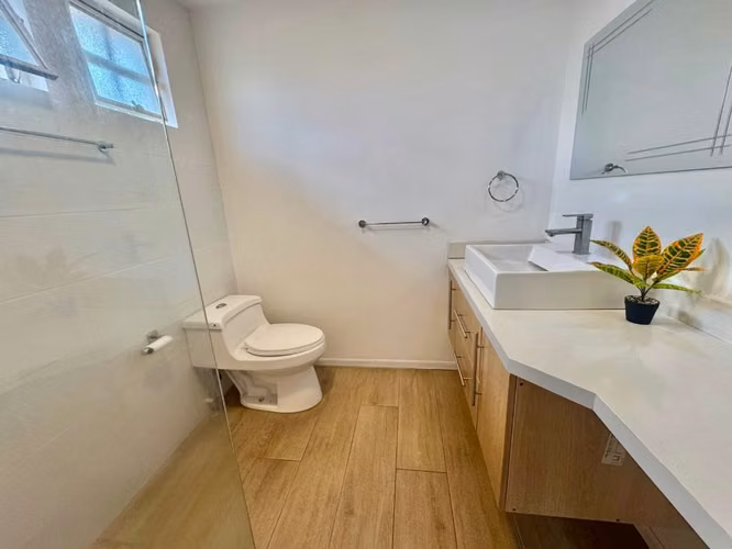 Escazú Hermosa Casa en Condominio en Alquiler $1800 - Imagen 5