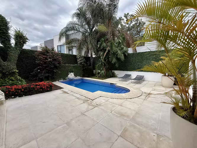VENTA Casa con Piscina Privada en Santa Ana Centro (MJ) - Imagen 4