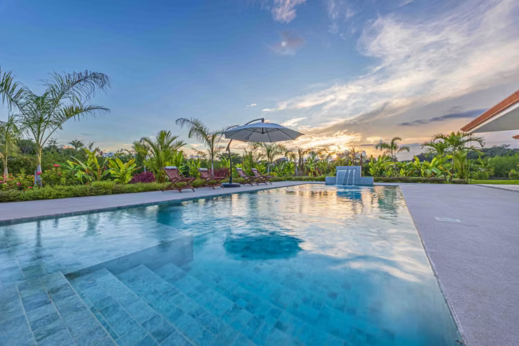 PROPERTY WITH 2 SINGLE-LEVEL HOUSES PRIVATE POOL NORTH OF DOMINICAL