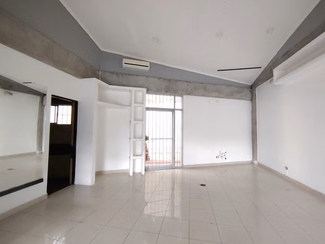 Local Comercial- punto de venta 36m- parqueo - Imagen 18