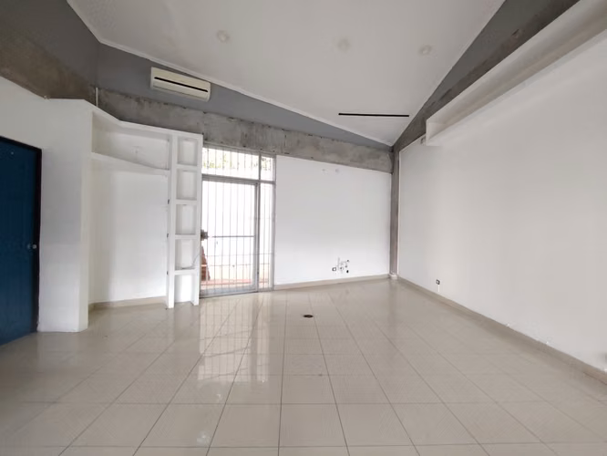 Local Comercial- punto de venta 36m- parqueo - Imagen 13