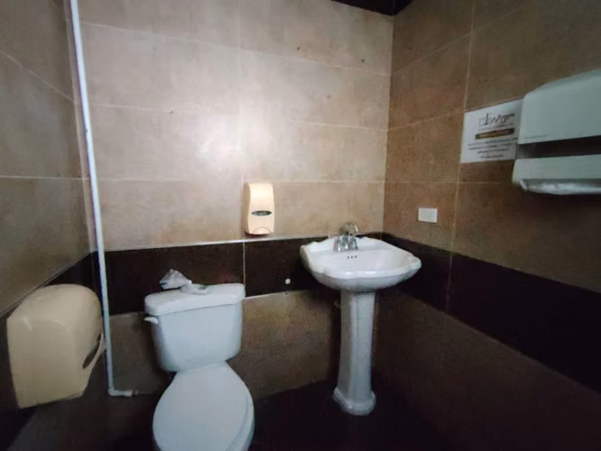 Local Comercial- punto de venta 36m- parqueo - Imagen 3