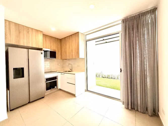 Alquiler hermosa casa en condominio con amenidades - Imagen 2