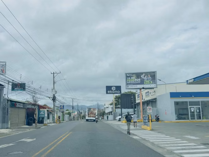 Terreno comercial en venta — San Juan de Tibás, contiguo a Ekono