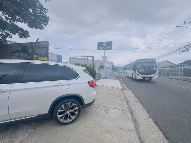 Terreno comercial en venta — San Juan de Tibás, contiguo a Ekono - Imagen 3