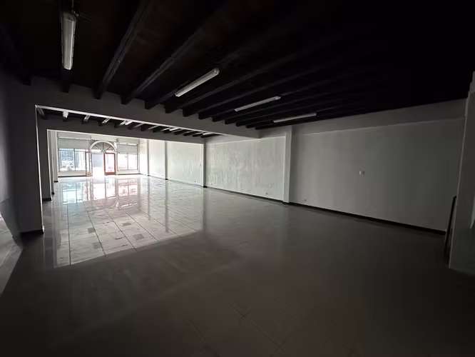 Local Comercial en Paseo Colón - Imagen 7
