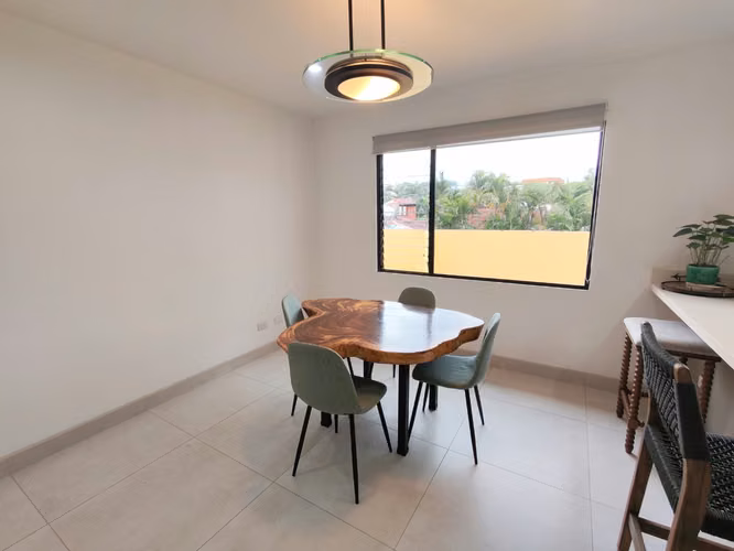 Se vende hermoso apartamento remodelado en Trejos Montealegre. - Imagen 4