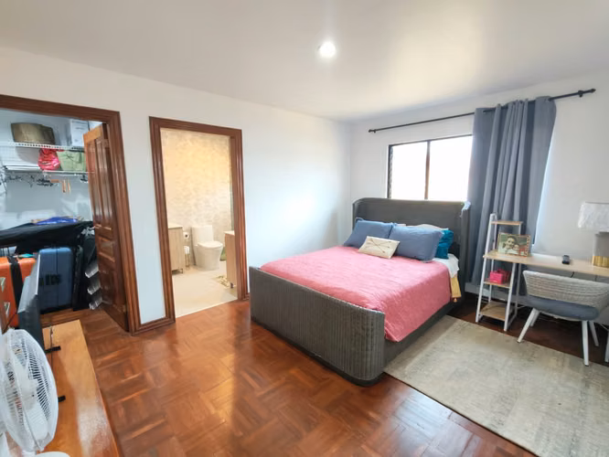 Se vende hermoso apartamento remodelado en Trejos Montealegre. - Imagen 11