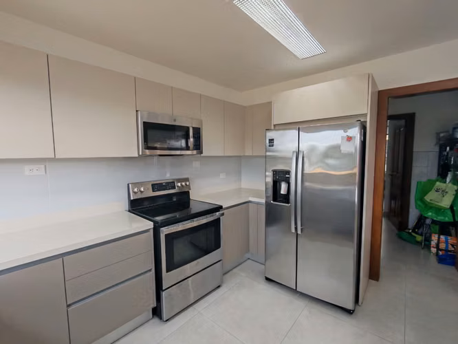 Se vende hermoso apartamento remodelado en Trejos Montealegre. - Imagen 6