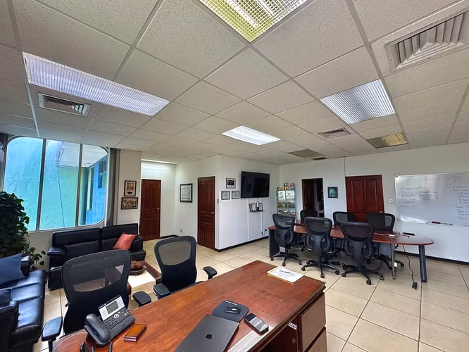 VENDO EDIFICIO DE 3 PISOS EN GOICOECHEA. - Imagen 2