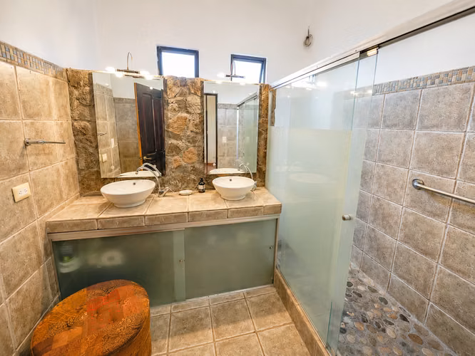 VENTA DE CASA EN CONDOMINIO BOSQUE DORADO, PIEDADES DE SANTA ANA* - Imagen 12
