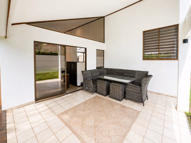 VENTA DE CASA EN CONDOMINIO BOSQUE DORADO, PIEDADES DE SANTA ANA* - Imagen 18