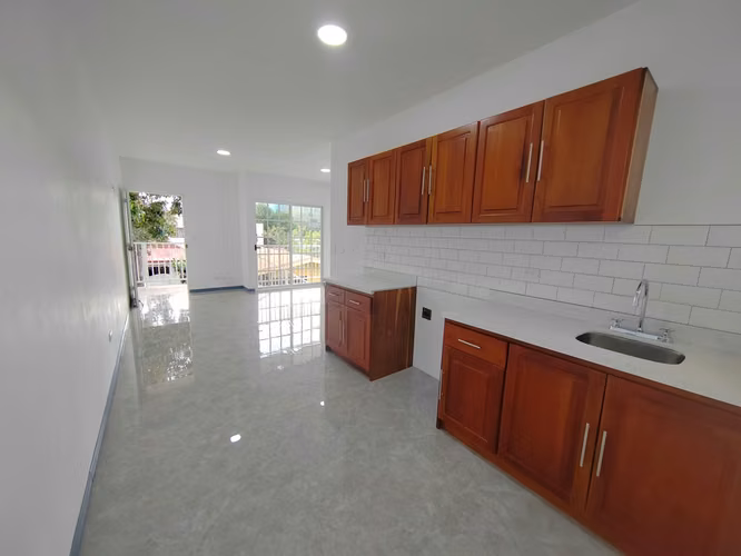 Apartamento nuevo en alquiler con 2 habitaciones y parqueo - Imagen 2