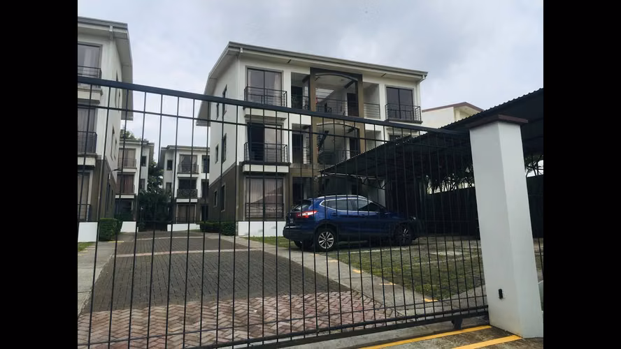 Apartamento en 1er Piso tipo casa en Cariari, Belén, Heredia - Imagen 16