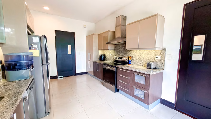 Casa Serena: 3 habitaciones en un solo piso, Lindora - Imagen 7