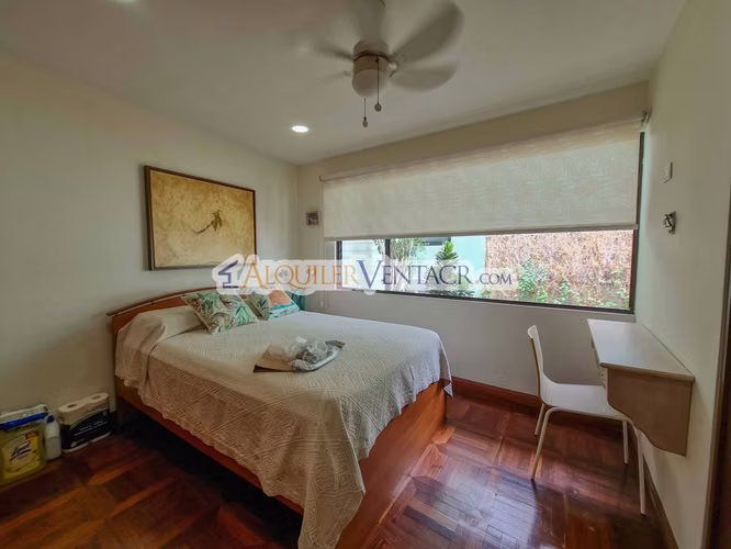 CASA DE UN NIVEL CON USO SUELO MIXTO + HOTEL IDEAL PARA AIRBNB EN SAN RAFAEL ESCAZU - Imagen 13