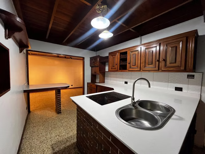 Alquiler casa independiente en La Uruca | 3 habitaciones | 4 baños | 2 parqueos - Imagen 6