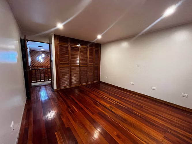 Alquiler casa independiente en La Uruca | 3 habitaciones | 4 baños | 2 parqueos - Imagen 7