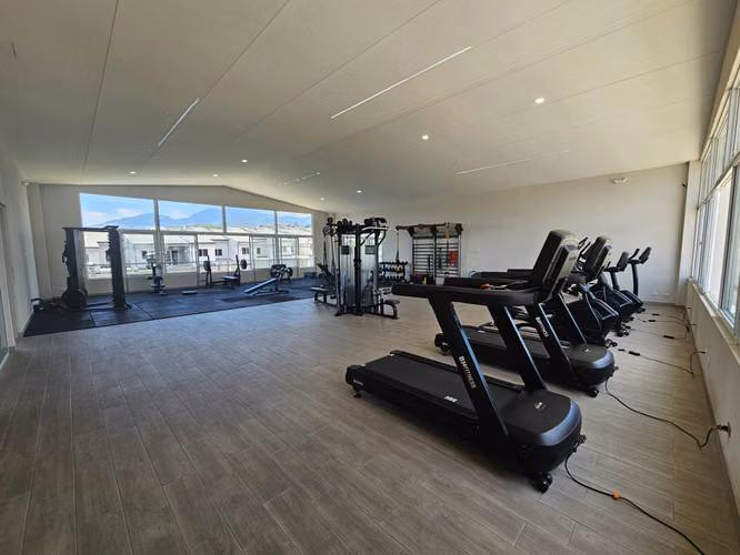 Guachipelín 3-10, hermosa-nueva, LB, 3 hab, 2.5 baños, sala TV, terraza-patio, amenidades. - Imagen 12