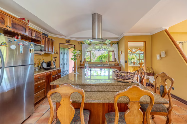 Casa Amueblada a la venta en San Ramon - Imagen 8