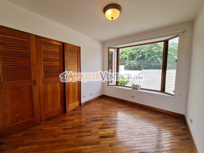 CASA CON PISCINA PROPIA Y VISTAS CON 2.266 M2 LOTE EN ALTO LAS PALOMAS SANTA ANA - Imagen 14